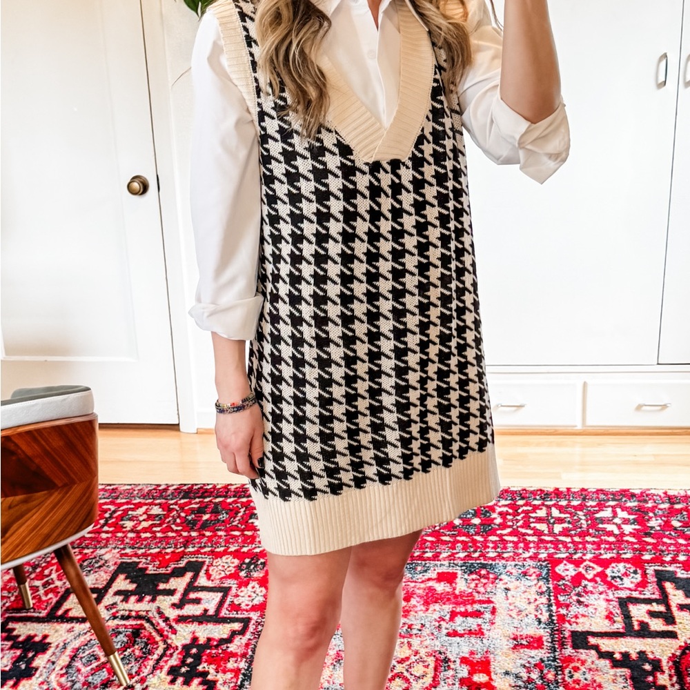 NWOT Black and White Houndstooth Sweater Vest Dress Sz Small